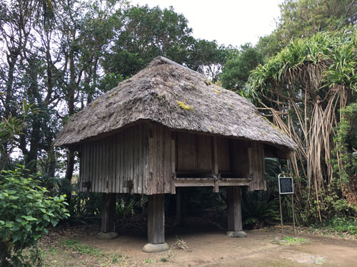 八丈島 ふるさと村 全焼 イニュ日記